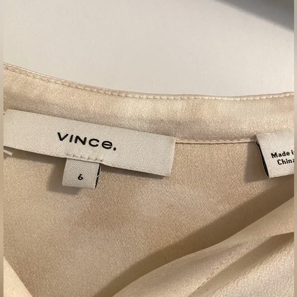100% Silk VINCE Camisole, size 6, cream - Picture 5 of 6